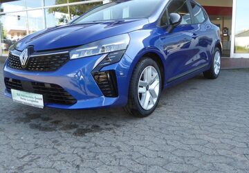 Renault Clio 29.700 km 16.450 &euro; Hemmoor 21745