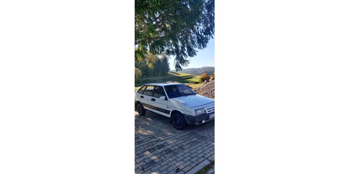 Lada Samara 150.000 km 500 &euro; Häusern 79837