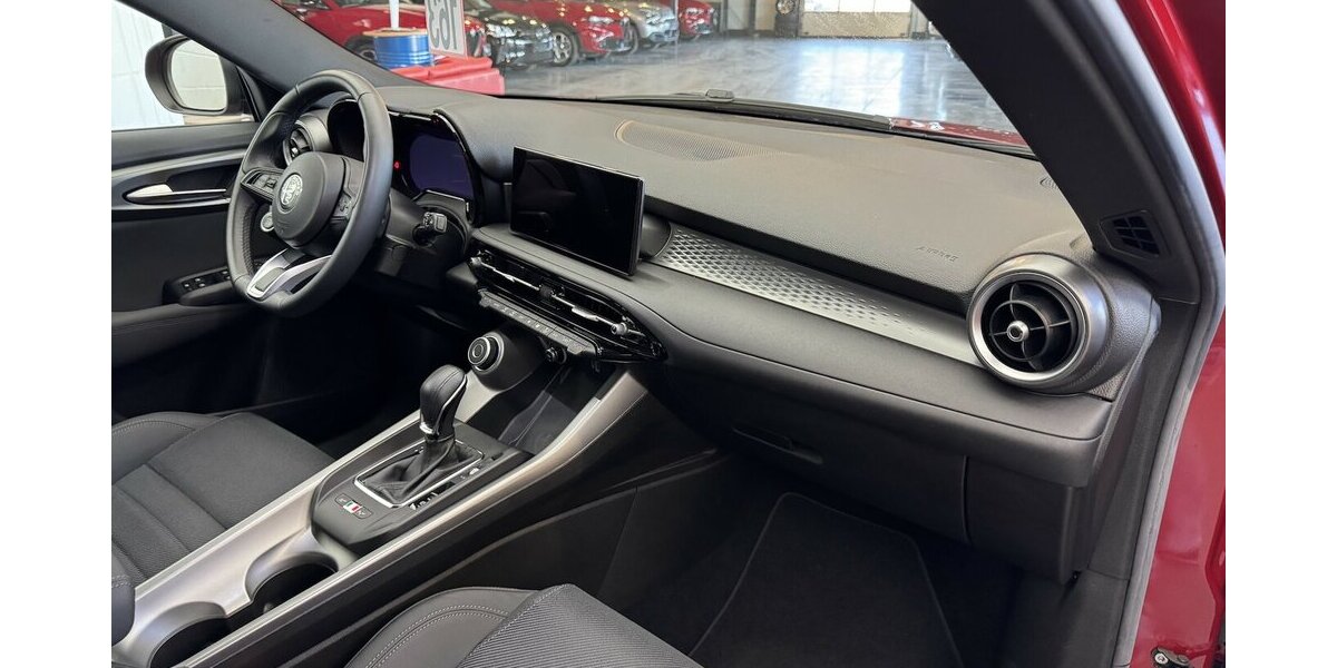 Alfa Romeo Tonale 1.6 VGT-D Sprint ACC Sitzheizung 8.880 km 20.890 &euro; Lich 35423