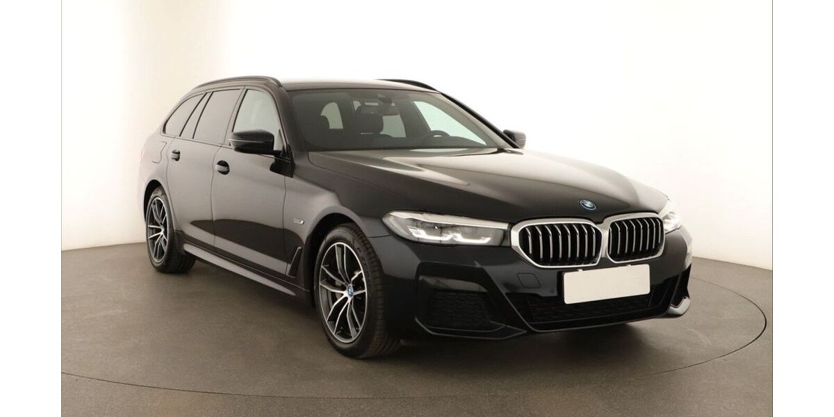 BMW 530 43.290 km 38.437 &euro; Praha 