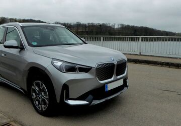 BMW iX1 2.000 km 43.000 &euro; Landau a.d.Isar 94405