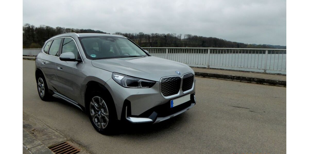 BMW iX1 2.000 km 43.000 &euro; Landau a.d.Isar 94405