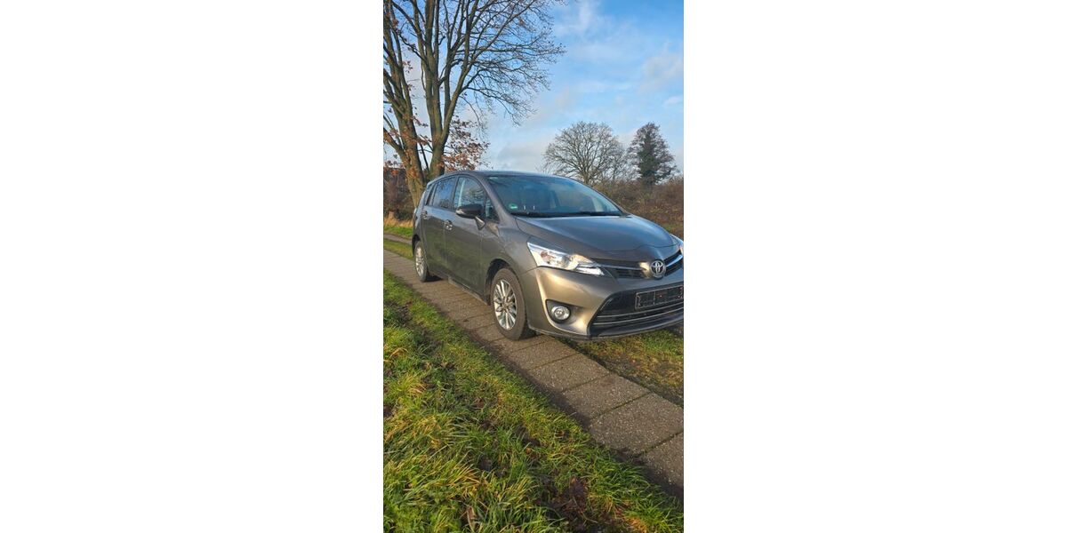 Toyota Verso 84.526 km 12.900 &euro; Schortens 26419