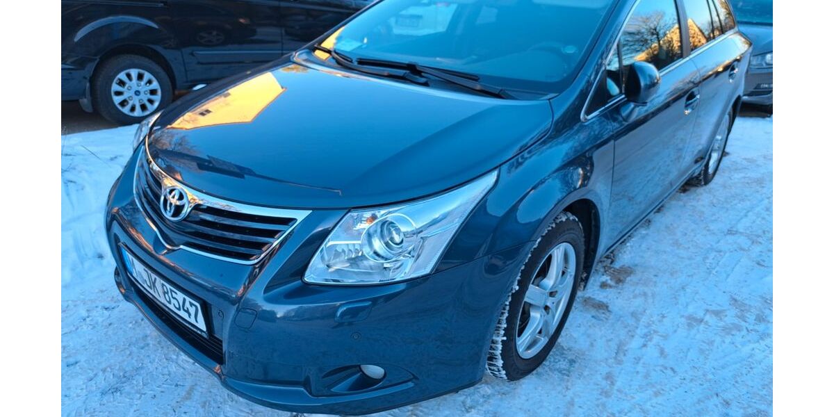 Toyota Avensis 131.000 km 7.500 &euro; München 81373