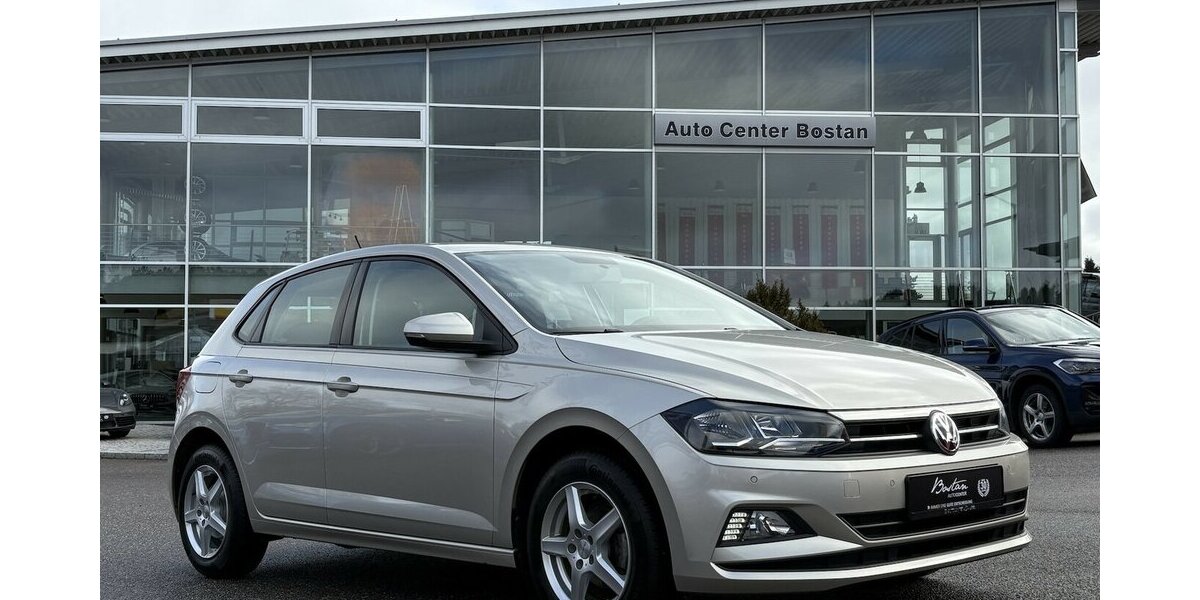 VW Polo VI 1.0 TSI Comfortline PDC/SHZ/ISOFIX/TOUCH 102.216 km 11.900 &euro; Villingen-Schwenningen 78054