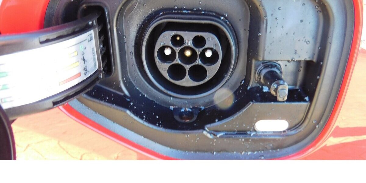 Seat Leon 1.4 Styl TSI Xxcellence DSG Hybrid/Benzin 27.500 km 19.990 &euro; Vordorf 38533