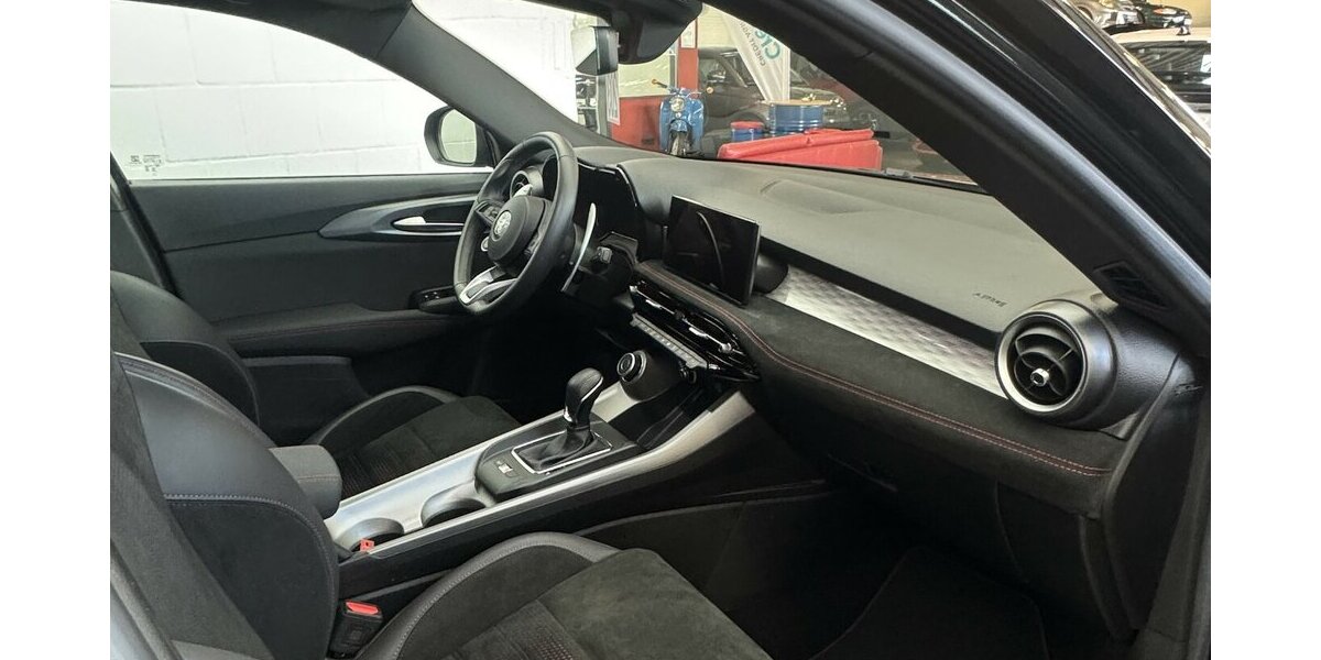 Alfa Romeo Tonale 1.5 VGT Veloce 48 V Hybrid LED 11.980 km 26.490 &euro; Lich 35423