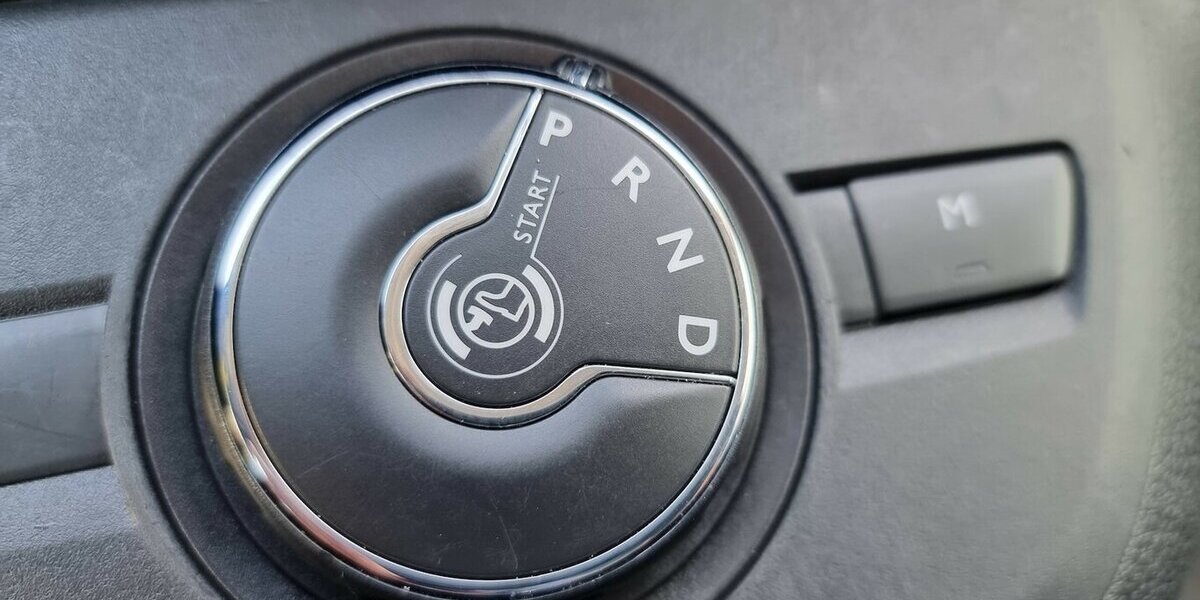 Opel Vivaro Edition M 9-Sitzer Automatik Zafira Life 84.300 km 28.500 &euro; Garrel 49681