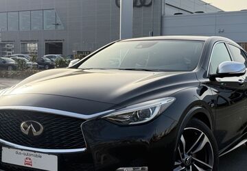 INFINITI Q30 72.947 km 17.990 &euro; Düsseldorf 40233