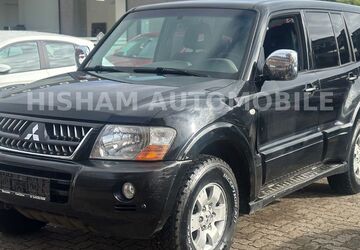 Mitsubishi Pajero 375.270 km 3.890 &euro; Neumünster 24536