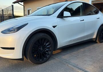 Tesla Model Y 25.000 km 31.000 &euro; Fürstenzell 94081