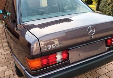 Mercedes-Benz 190 60.634 km 13.900 &euro; Marktrodach 96364