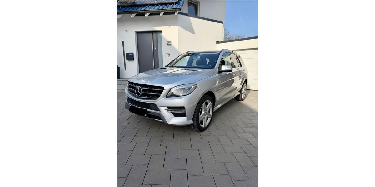 Mercedes-Benz ML 500 136.000 km 29.900 &euro; Hövelhof 33161