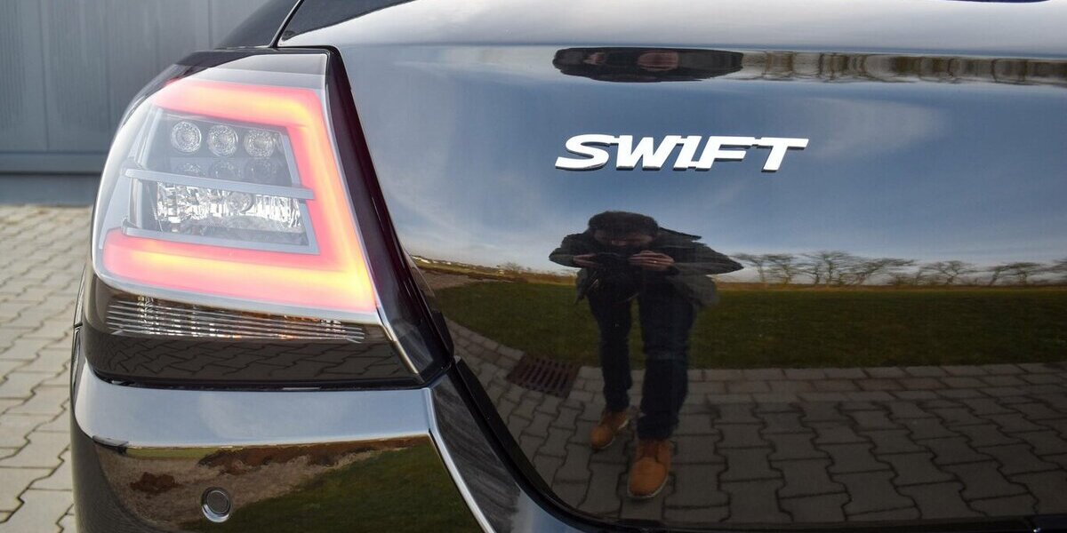 Suzuki Swift Club 1.2l M/T Dualjet Hybrid 9.769 km 15.480 &euro; Höchberg-Würzburg 97204