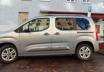 Toyota Proace City 7.777 km 23.000 &euro; München 81371