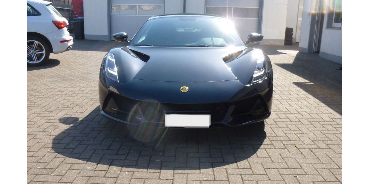 Lotus Emira 4.440 km 89.500 &euro; Solingen 42719