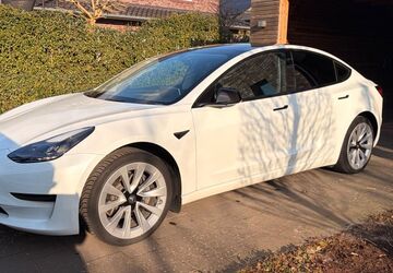 Tesla Model 3 91.470 km 23.800 &euro; Oldenburg 26135