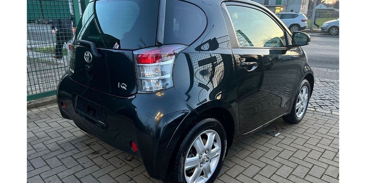 Toyota IQ 99.000 km 4.790 &euro; Berlin Weißensee-Pankow 13086
