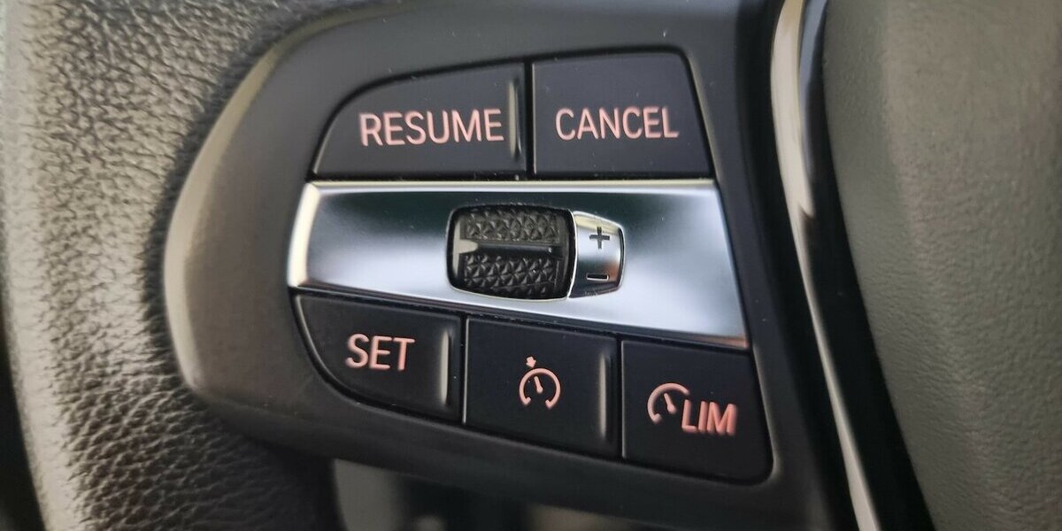 BMW 116d Advantage LED Teilleder DAB Live Cockpit 74.400 km 20.990 &euro; Garrel 49681