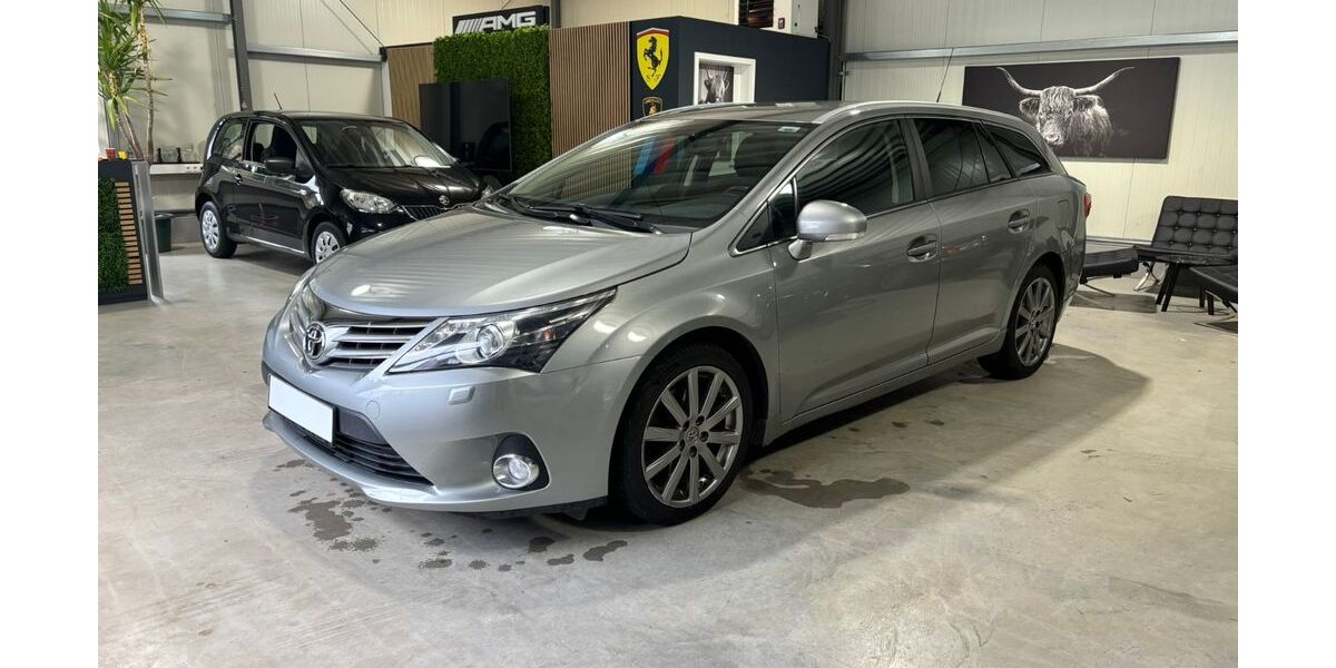 Toyota Avensis 184.755 km 8.890 &euro; Plettenberg 58840