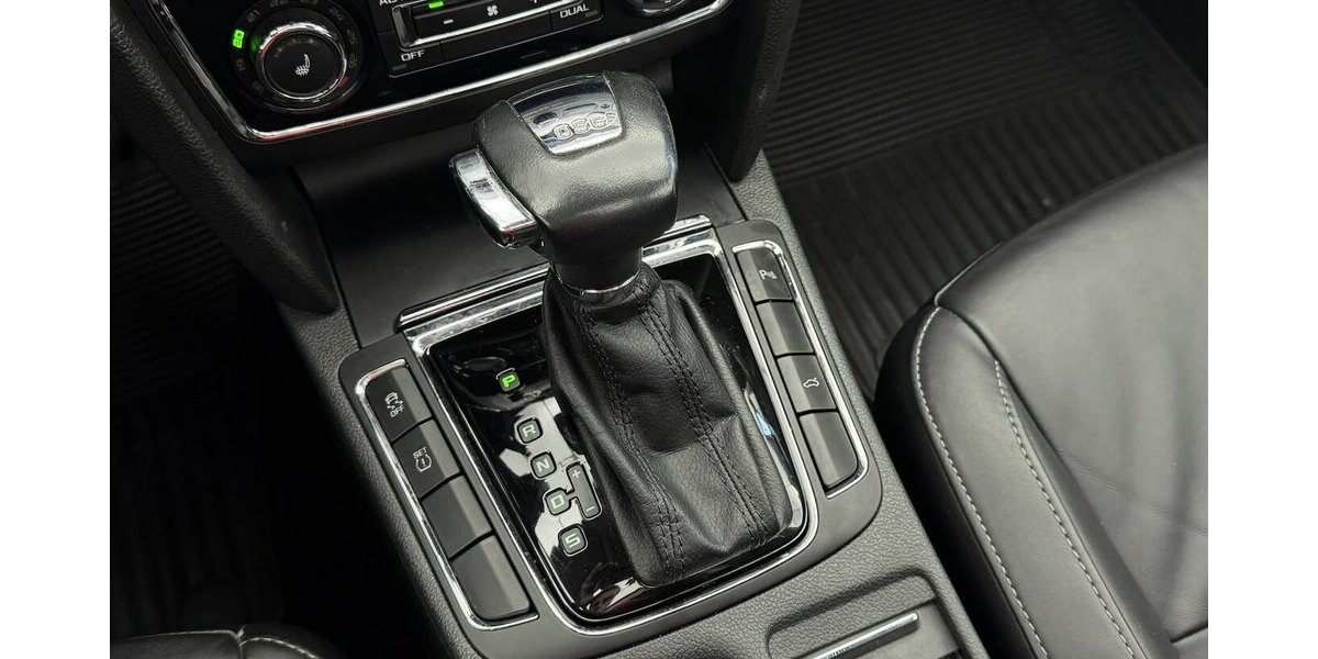 Skoda Superb Elegance elektr. Sitze & Panoramadach 104.000 km 9.999 &euro; Lich 35423