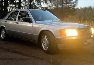 Mercedes-Benz 190 114.000 km 5.950 &euro; Hamburg 21031