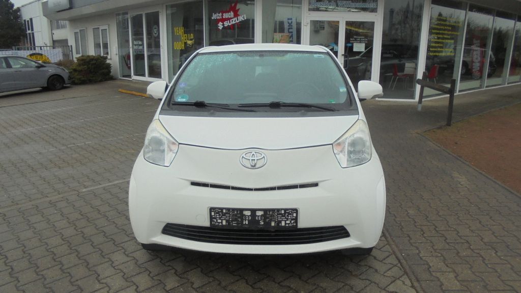 Toyota IQ 91.000 km 9.200 &euro; Dessau-Roßlau 06862