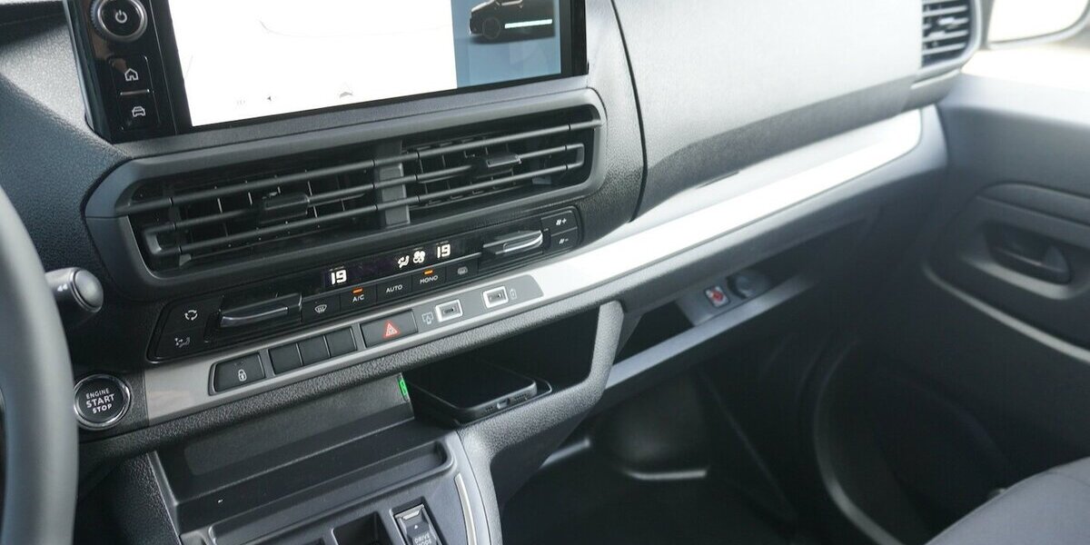 Fiat E-Scudo Multicab L3 75 kW/h / 5-Sitzer 8.712 km 39.972 &euro; Münchenbernsdorf 07589