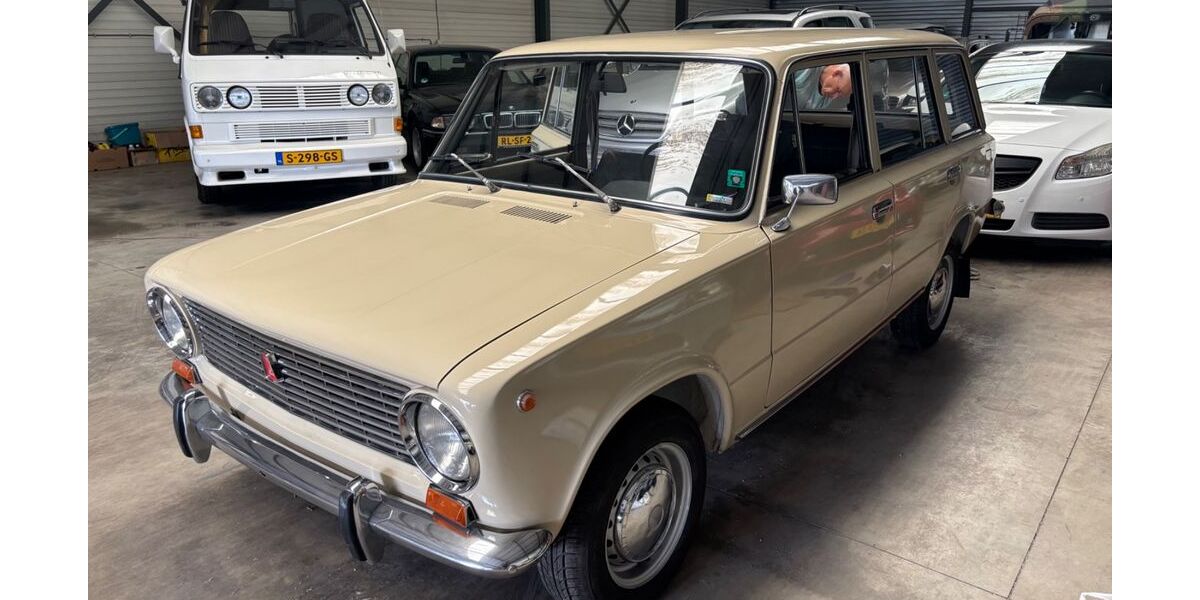 Lada 1200 110.000 km 7.850 &euro; Herkenbosch 