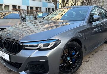 BMW 545 143.141 km 36.999 &euro; München 80636