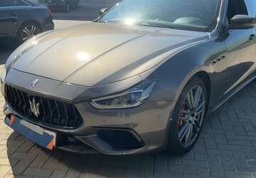 Maserati Ghibli 105.700 km 34.990 &euro; Düsseldorf 40589