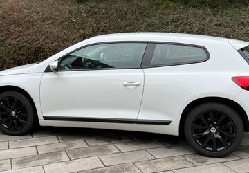 VW Scirocco 105.250 km 11.100 &euro; Denkte 38321