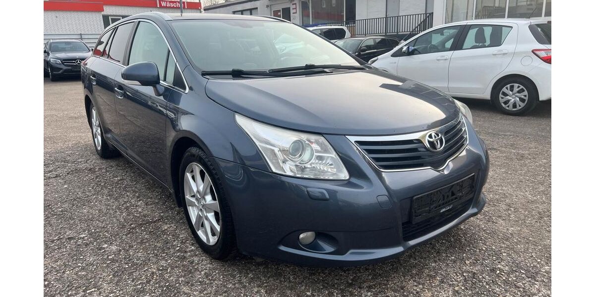 Toyota Avensis 214.843 km 4.500 &euro; Hamm 59067