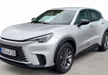 Lexus LBX 8.000 km 29.960 &euro; Merzig 66663