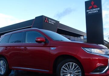 Mitsubishi Plug-in Hybrid Outlander 42.598 km 22.990 &euro; Königsbrunn 86343