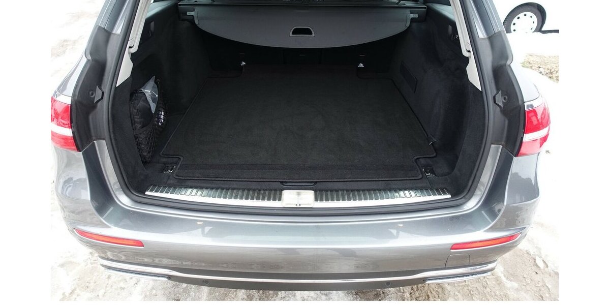 Mercedes-Benz E 220 d 4Matic Avantgarde Leder AHK eGHSD 8x Alu 71.000 km 25.950 &euro; Neumarkt/OPf 92318