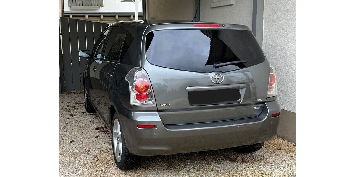 Toyota Corolla Verso 315.000 km 2.500 &euro; Uhldingen-Mühlhofen 88690