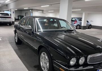 Jaguar XJ 102.700 km 19.900 &euro; Hamburg 22043
