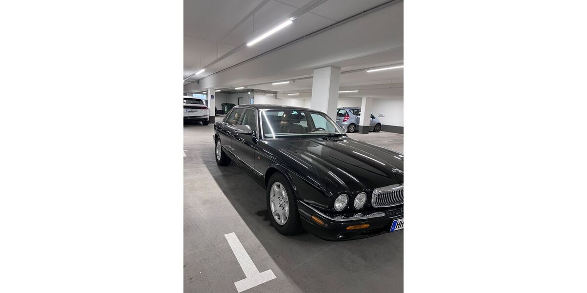 Jaguar XJ 102.700 km 19.900 &euro; Hamburg 22043