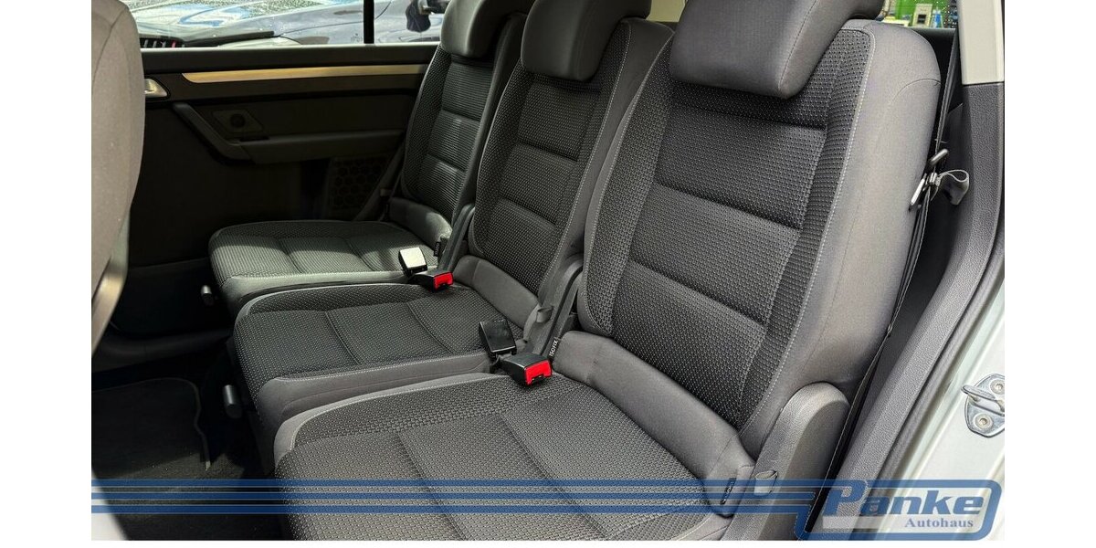 VW Touran Comfortline*7-sitz*AHK*Navi*SHZ*Tempo* 138.823 km 11.890 &euro; Berlin 13187