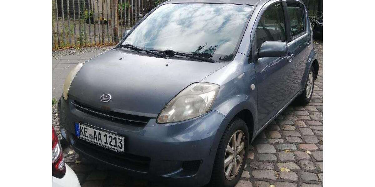 Daihatsu Sirion 182.000 km 1.250 &euro; Berlin 12459