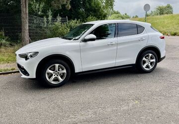 Alfa Romeo Stelvio 172.000 km 15.990 &euro; Hamburg 21073