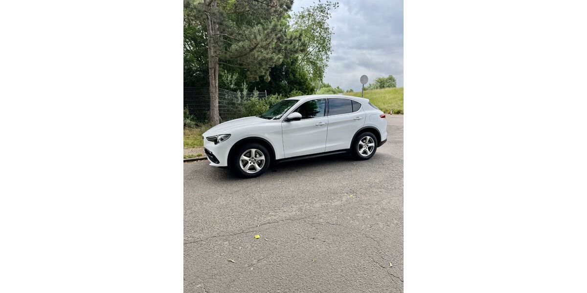 Alfa Romeo Stelvio 172.000 km 15.990 &euro; Hamburg 21073
