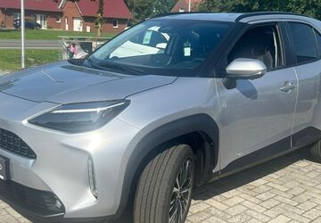 Toyota Yaris Cross 4.650 km 30.490 &euro; Wiesmoor 26639