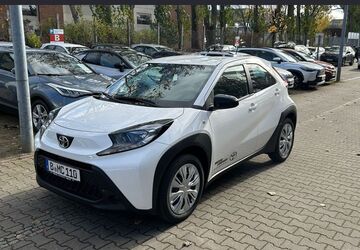 Toyota Aygo (X) 2.500 km 18.490 &euro; Berlin 13403