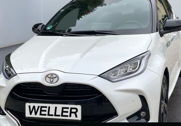 Toyota Yaris 2.511 km 31.890 &euro; Osnabrück 49090