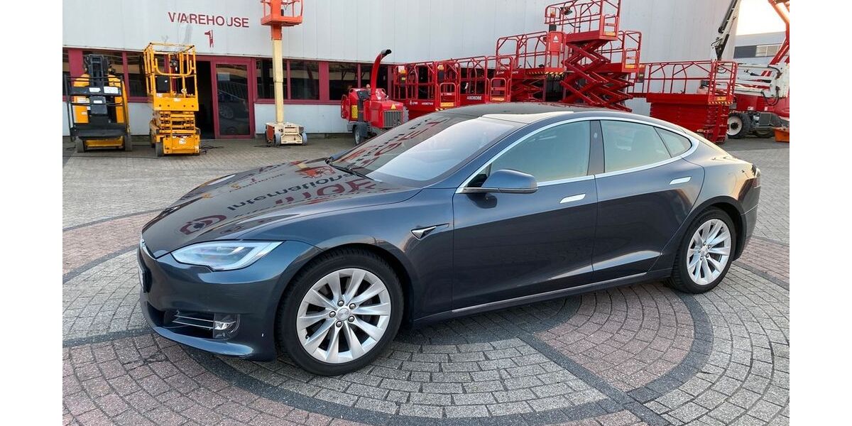 Tesla Model S 105.000 km 31.950 &euro; Eindhoven-Airport 
