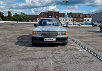 Mercedes-Benz 190 118.000 km 9.950 &euro; duisburg 47178