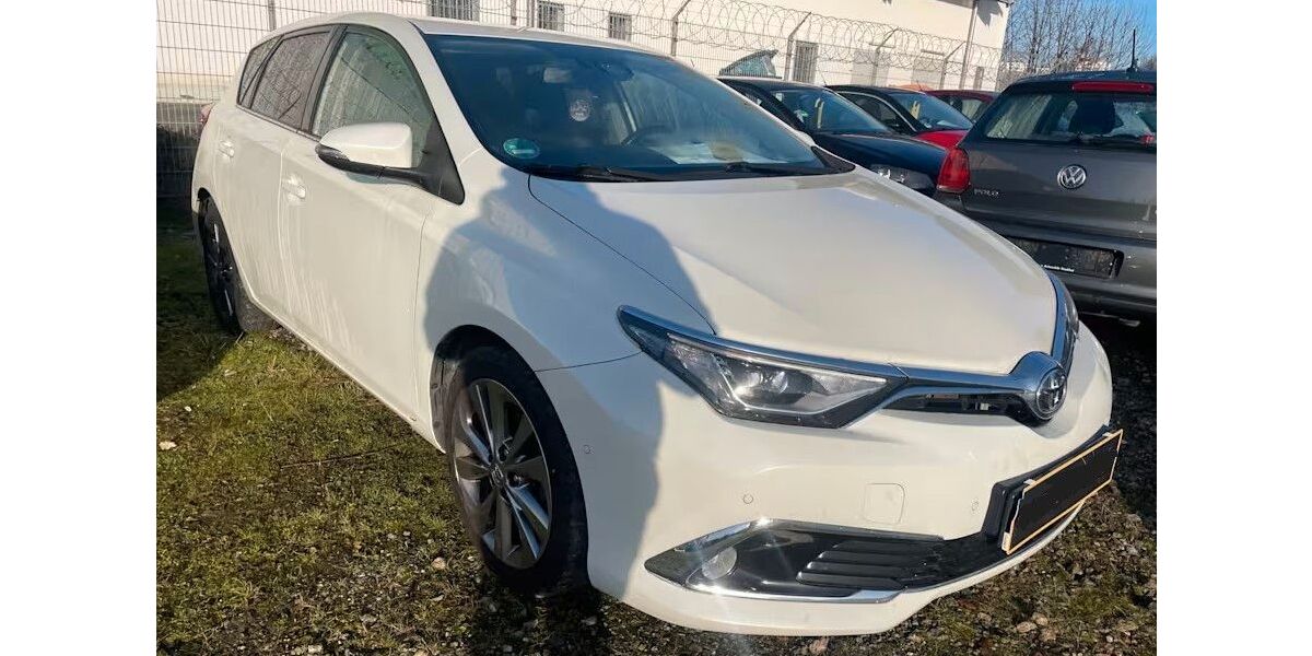 Toyota Auris 159.000 km 10.550 &euro; Ditzingen 71254