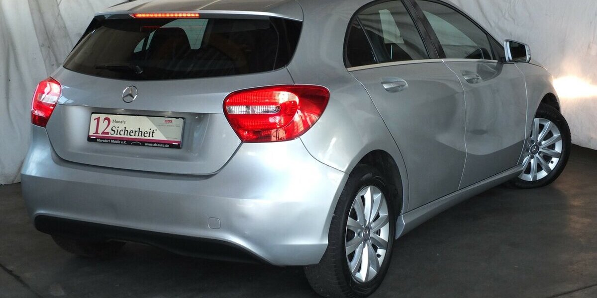 Mercedes-Benz A 180 WM26:STYLE NAVI SHZ MFL LMF TEILLEDER alle I 92.145 km 11.198 &euro; Köln 50858